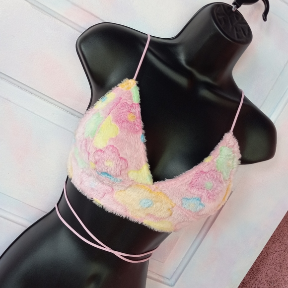 Soft & fuzzy retro floral rave gear crop top w/ criss cross back! Festival wear! - Picture 6 of 6